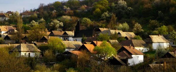De superbes villages éparpillés un peu partout dans le monde