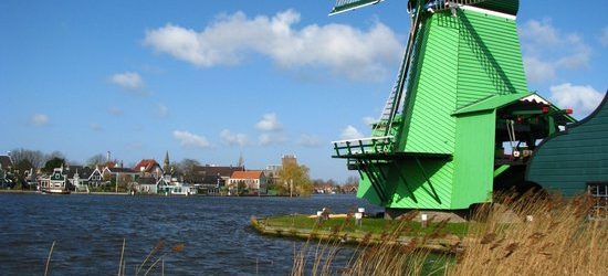 Balade dans la ville Néerlandaise Zaandam qui est bâtie sur la rivière Zaan