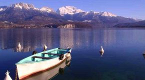 Visite très intéressante du lac Annecy dans les Alpes en France