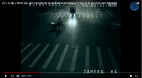 Un extraterrestre sauve la vie d’une personne sur la route