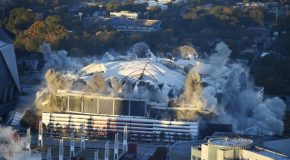 Le stade Georgia Dôme d’Atlanta USA est réduit en miettes