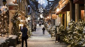Décorations de Noël dans le quartier Petit Champlain au Québec Canada