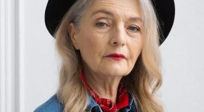 Oldushka l’agence de mannequins avec des personnes âgées