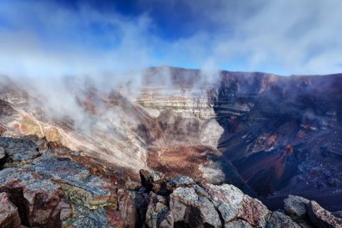 13095-10-volcans-actifs-dans-le