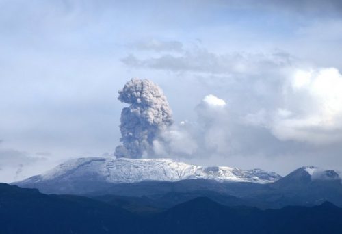 13089-10-volcans-actifs-dans-le