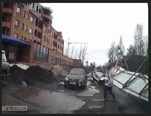 Il y a certaines personnes qui ont le chic pour attirer les accidents, des fois elles s’en sortent d’autres fois ça fini mal