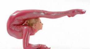 Des femmes contorsionnistes qui savent se mettre dans les situations les plus incroyables
