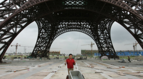 Tiandu cheng une ville en Chine, réplique extraordinaire de la ville de Paris. stupéfiant.